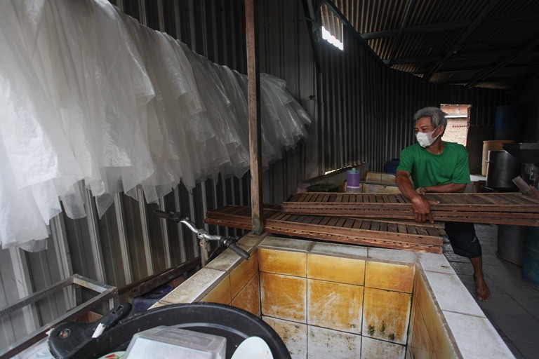 Harga Kedelai Naik,  Ukuran Tempe Diperkecil